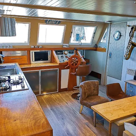 Botel Bateau Love Boat Bordeaux